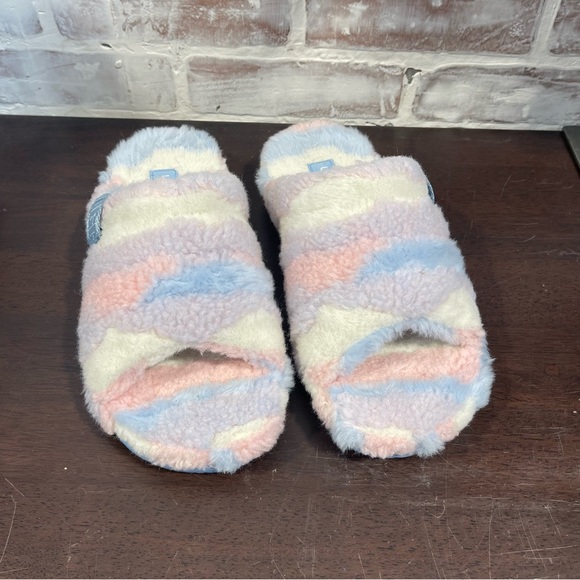 UGG Women's Multicolor Fluffy Slippers slides - Picture 1 of 8